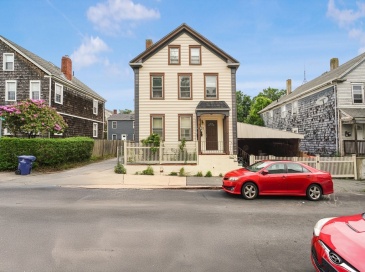 39 Smith St, New Bedford, Massachusetts, 8 Bedrooms Bedrooms, 19 Rooms Rooms,3 BathroomsBathrooms,Residential Income,For Sale,Smith St,73381145