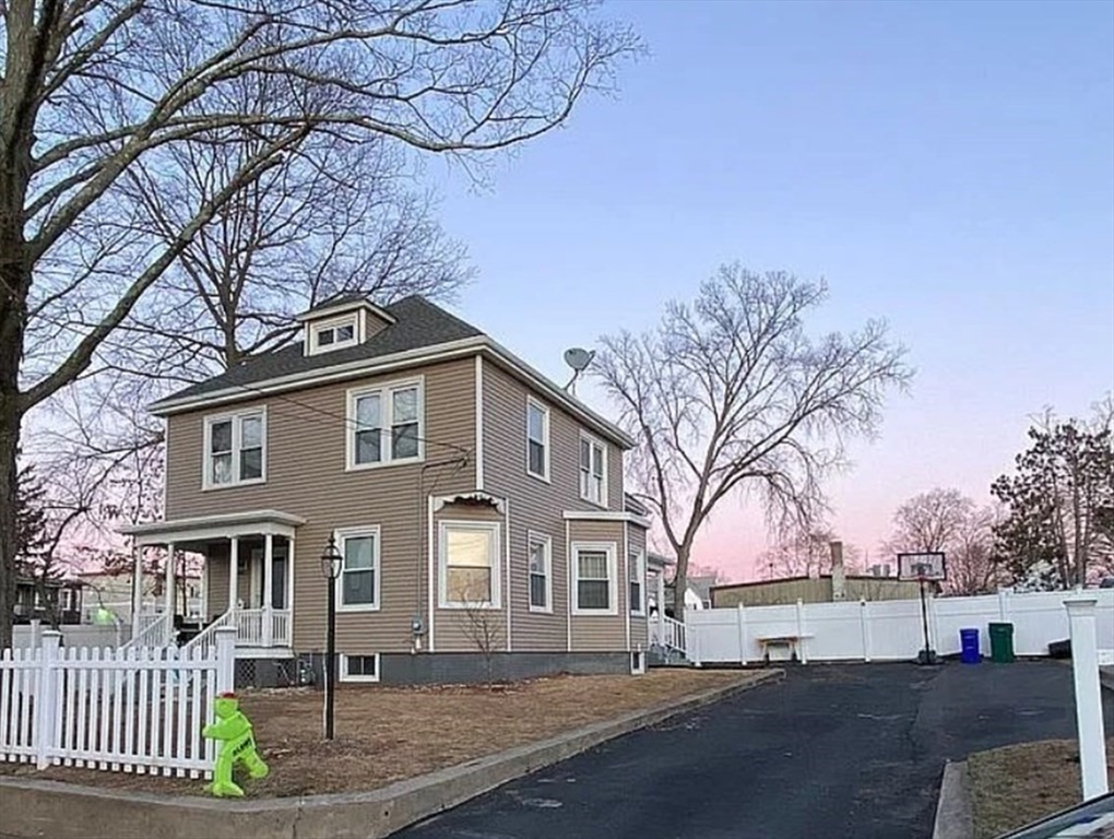 22 Lafayette St, Attleboro, Massachusetts, 3 Bedrooms Bedrooms, 7 Rooms Rooms,1.5 BathroomsBathrooms,Residential Lease,For Rent,Lafayette St,73431554