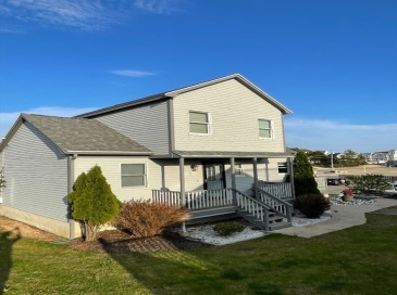 7 Collins Way, Newbury, Massachusetts, 2 Bedrooms Bedrooms, 4 Rooms Rooms,1 BathroomBathrooms,Residential,For Sale,Collins Way,73362126