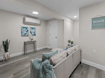 75 County Street, Seekonk, Massachusetts, 1 Bedroom Bedrooms, 3 Rooms Rooms,1 BathroomBathrooms,Residential Lease,For Rent,County Street,73434102