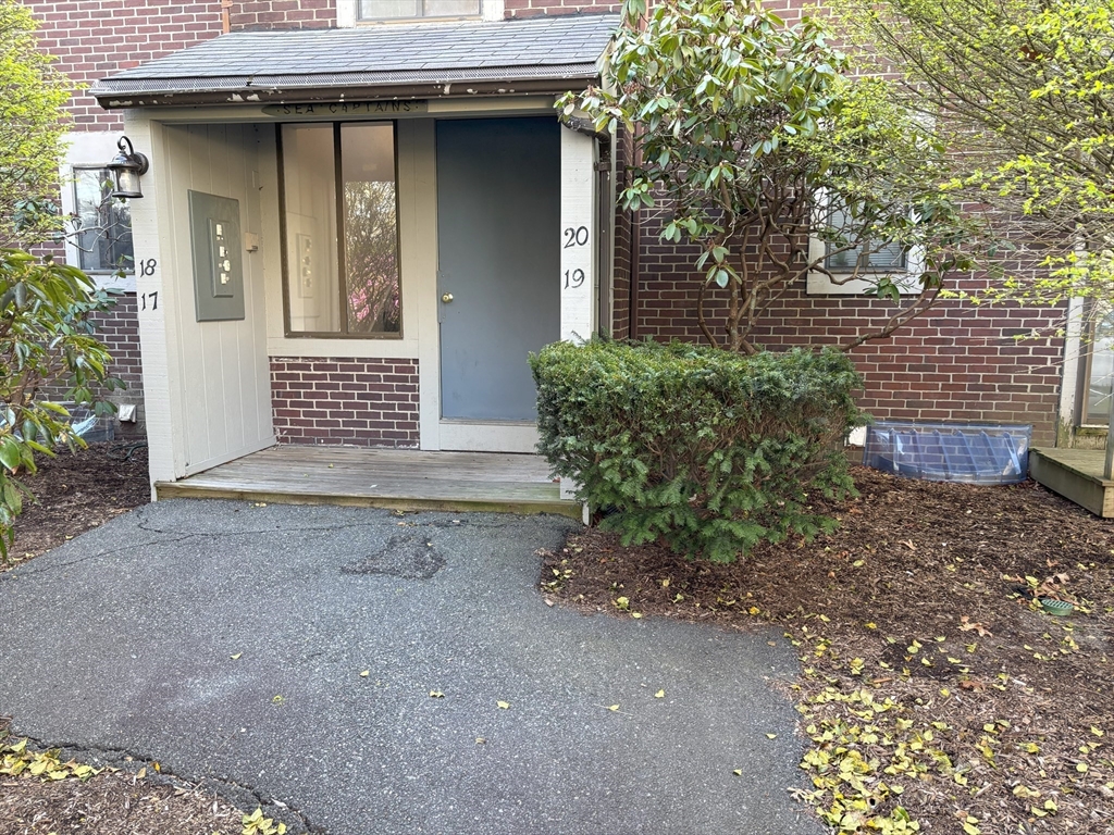 825 West Main Street, Barnstable, Massachusetts, 2 Bedrooms Bedrooms, 4 Rooms Rooms,1.5 BathroomsBathrooms,Residential,For Sale,West Main Street,73370381