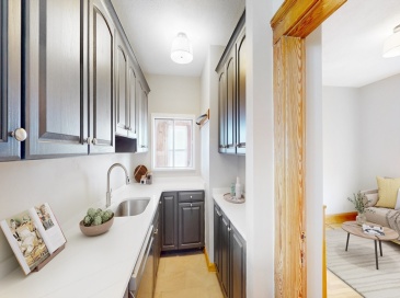 93 Faywood, Boston, Massachusetts, 4 Bedrooms Bedrooms, 6 Rooms Rooms,1 BathroomBathrooms,Residential Lease,For Rent,Faywood,73351347