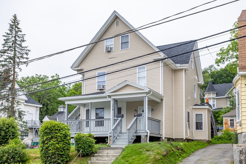 176 Blossom St., Fitchburg, Massachusetts, 3 Bedrooms Bedrooms, 6 Rooms Rooms,1 BathroomBathrooms,Residential Lease,For Rent,Blossom St.,73422496