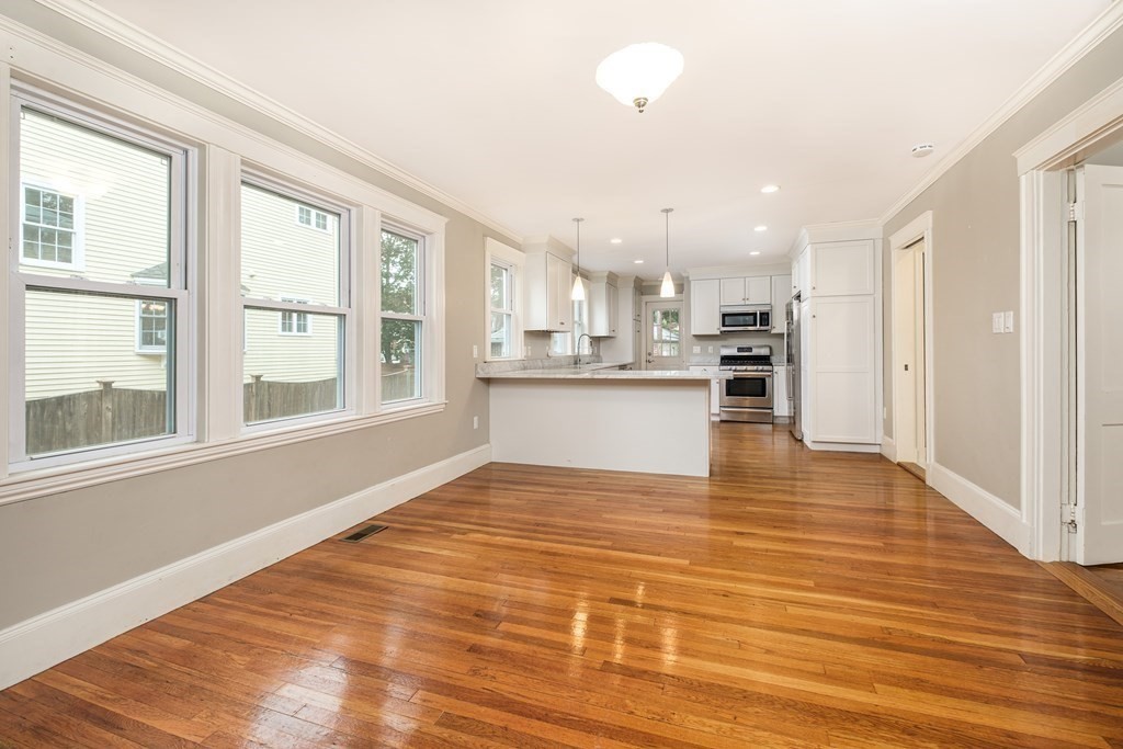 100-102 Webster St, Arlington, Massachusetts, 3 Bedrooms Bedrooms, 7 Rooms Rooms,1 BathroomBathrooms,Residential Lease,For Rent,Webster St,73401934