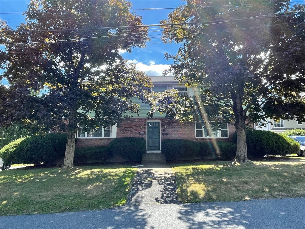 19 Guild Rd, Needham, Massachusetts, 3 Bedrooms Bedrooms, 6 Rooms Rooms,1.5 BathroomsBathrooms,Residential Lease,For Rent,Guild Rd,73427926