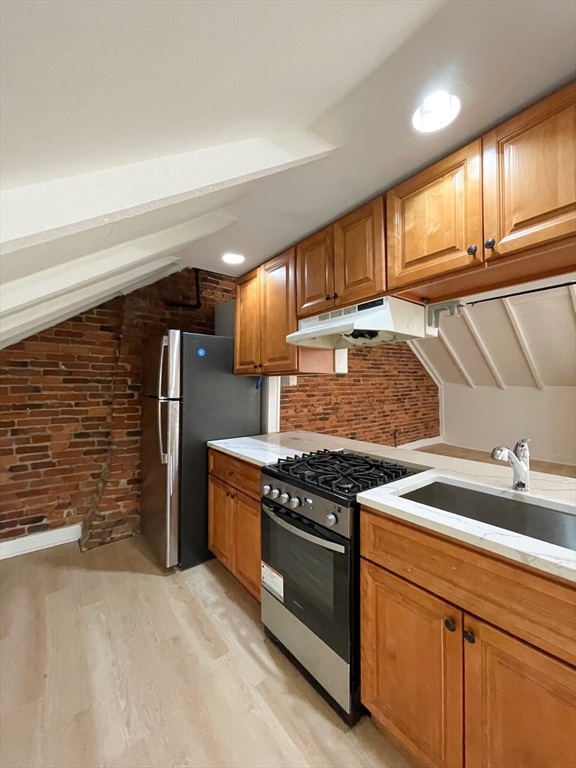 402 Neponset Ave, Boston, Massachusetts, 2 Bedrooms Bedrooms, 4 Rooms Rooms,1 BathroomBathrooms,Residential Lease,For Rent,Neponset Ave,73410800