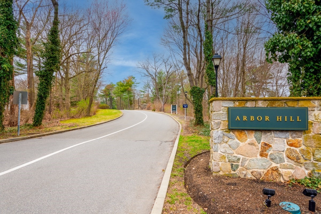 110 Burkhall, Weymouth, Massachusetts, 2 Bedrooms Bedrooms, 5 Rooms Rooms,1 BathroomBathrooms,Residential,For Sale,Burkhall,73361347