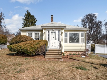 64 Merrimack Rd., Methuen, Massachusetts, 2 Bedrooms Bedrooms, 5 Rooms Rooms,1 BathroomBathrooms,Residential,For Sale,Merrimack Rd.,73346853 64 Merrimack Rd., Methuen, Massachusetts, 2 Bedrooms Bedrooms, 5 Rooms Rooms,1 BathroomBathrooms,Residential,For Sale,Merrimack Rd.,73346853