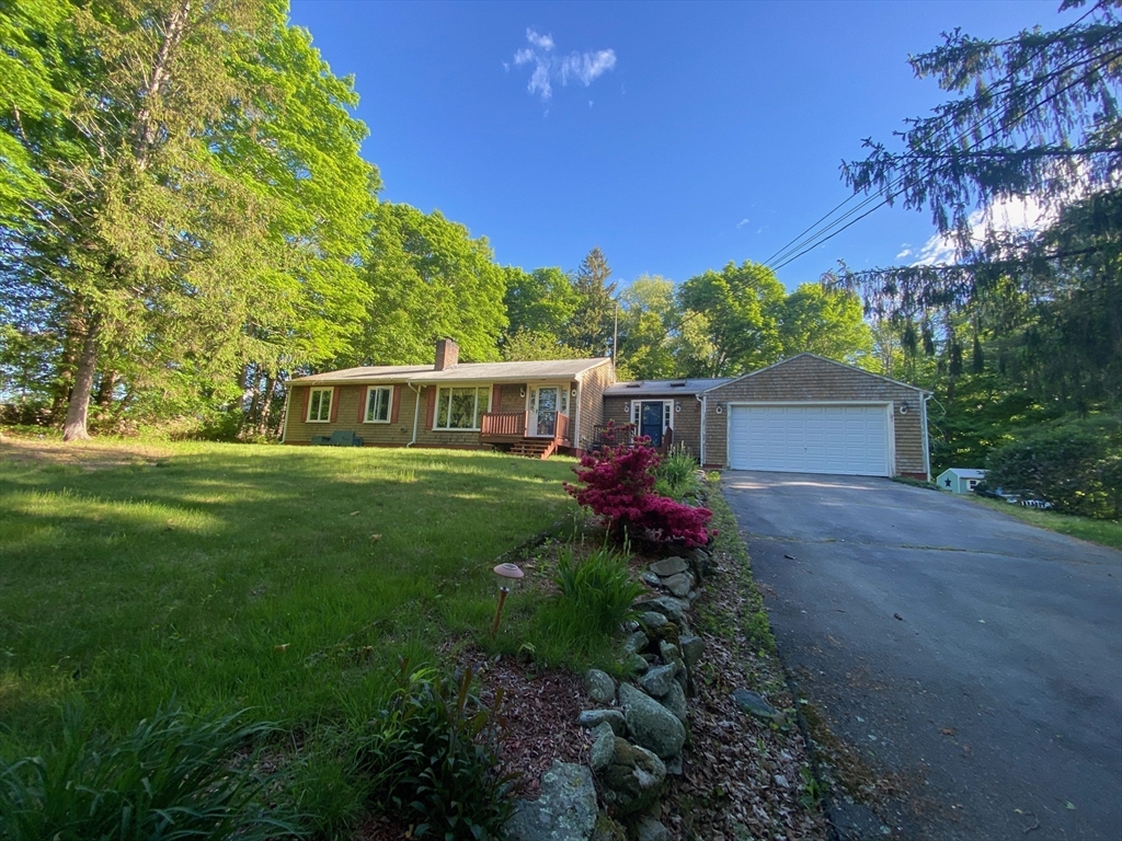 64 Broad St, Rehoboth, Massachusetts, 3 Bedrooms Bedrooms, 6 Rooms Rooms,1 BathroomBathrooms,Residential,For Sale,Broad St,73377292