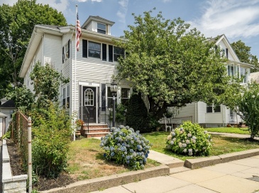 49 Greaton Road, Boston, Massachusetts, 5 Bedrooms Bedrooms, 14 Rooms Rooms,2 BathroomsBathrooms,Residential Income,For Sale,Greaton Road,73410385