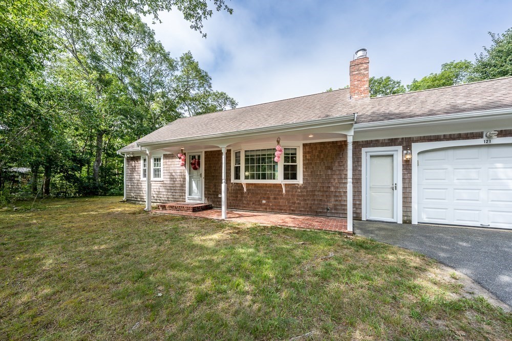 121 S Yarmouth Rd, Dennis, Massachusetts, 2 Bedrooms Bedrooms, 4 Rooms Rooms,1 BathroomBathrooms,Residential,For Sale,S Yarmouth Rd,73412277