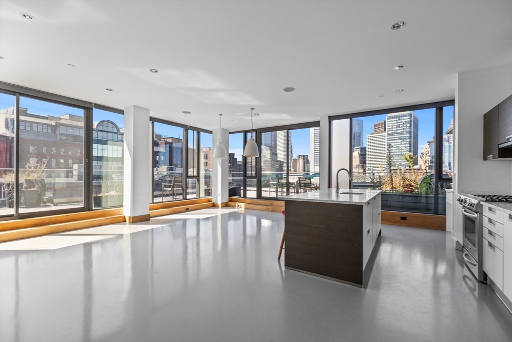 346 Congress St., Boston, Massachusetts, 2 Bedrooms Bedrooms, 5 Rooms Rooms,2 BathroomsBathrooms,Residential Lease,For Rent,Congress St.,73425133