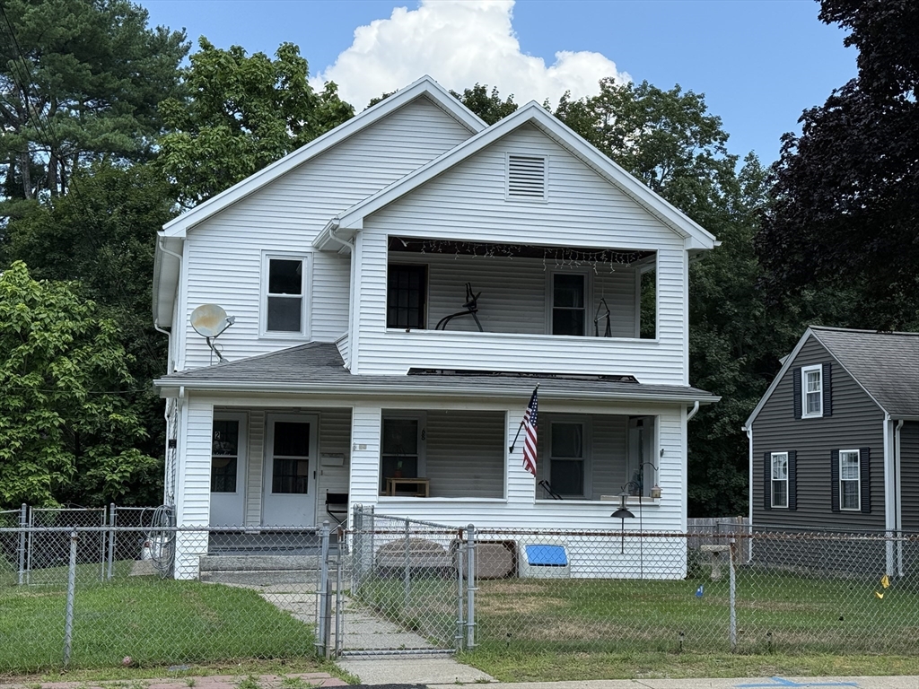68 S Main St, Uxbridge, Massachusetts, 6 Bedrooms Bedrooms, 12 Rooms Rooms,3 BathroomsBathrooms,Residential Income,For Sale,S Main St,73405782