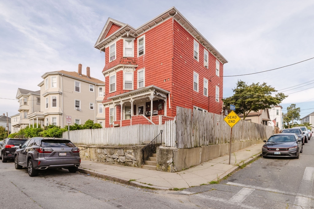 194 Albion St, Fall River, Massachusetts, 7 Bedrooms Bedrooms, 14 Rooms Rooms,3 BathroomsBathrooms,Residential Income,For Sale,Albion St,73421697
