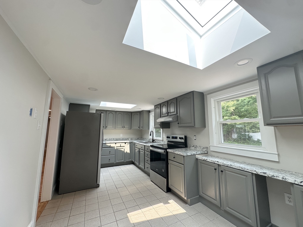 33 Park Dr, Acushnet, Massachusetts, 3 Bedrooms Bedrooms, 6 Rooms Rooms,1 BathroomBathrooms,Residential Lease,For Rent,Park Dr,73413730