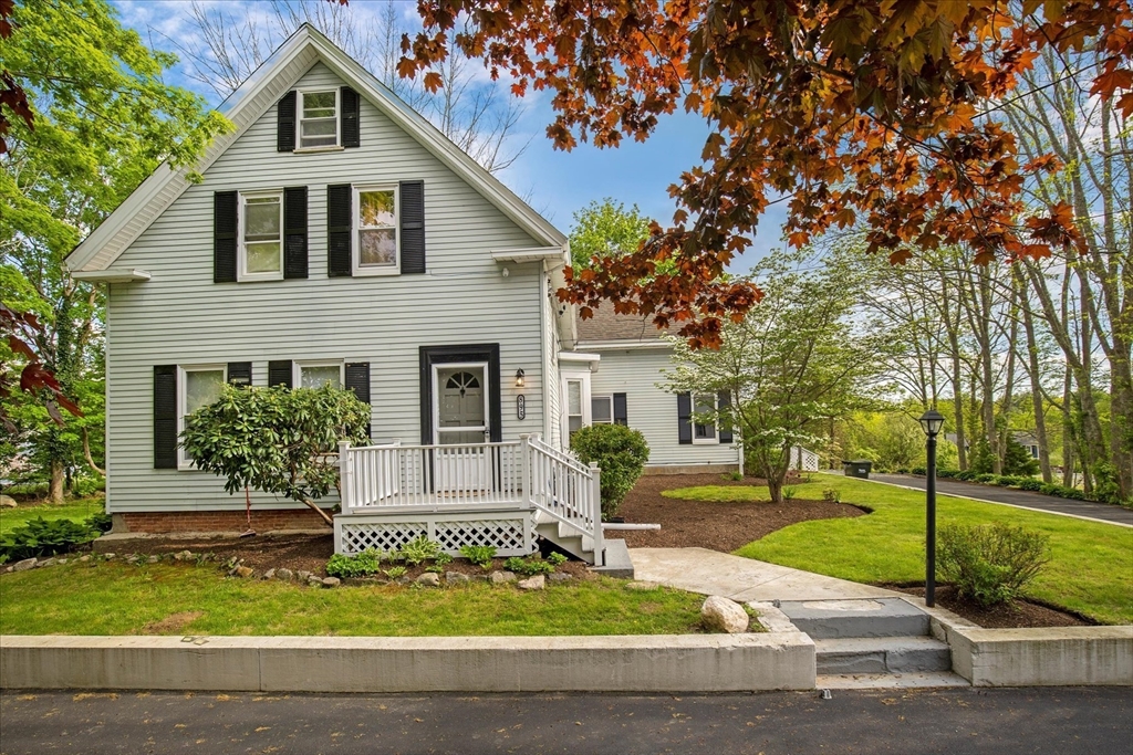 895 High St, Bridgewater, Massachusetts, 5 Bedrooms Bedrooms, 11 Rooms Rooms,2 BathroomsBathrooms,Residential Income,For Sale,High St,73375088