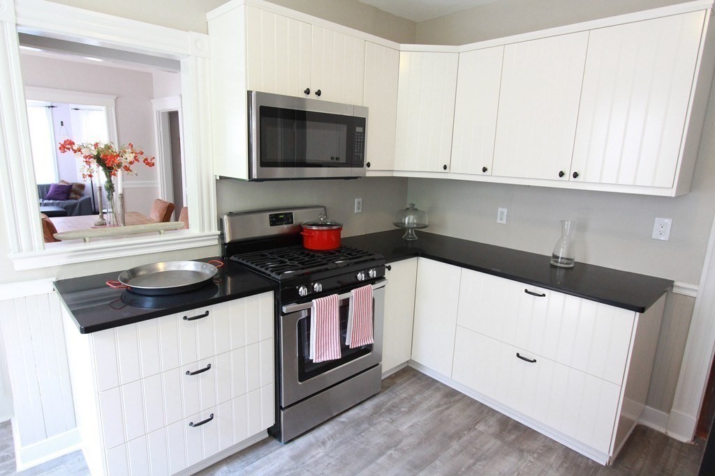 13 Woodland Street, Belmont, Massachusetts, 3 Bedrooms Bedrooms, 6 Rooms Rooms,1 BathroomBathrooms,Residential Lease,For Rent,Woodland Street,73415343