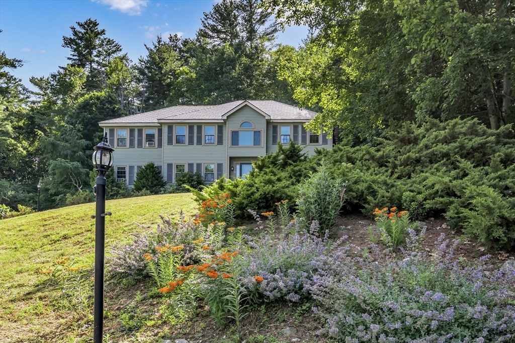 9 Holstein Dr, Pelham, New Hampshire, 4 Bedrooms Bedrooms, 8 Rooms Rooms,2.5 BathroomsBathrooms,Residential,For Sale,Holstein Dr,73410371