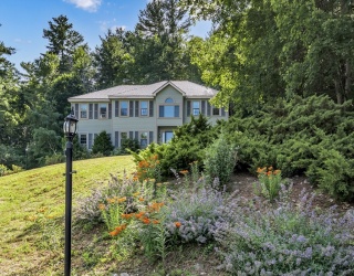 9 Holstein Dr, Pelham, New Hampshire, 4 Bedrooms Bedrooms, 8 Rooms Rooms,2.5 BathroomsBathrooms,Residential,For Sale,Holstein Dr,73410371