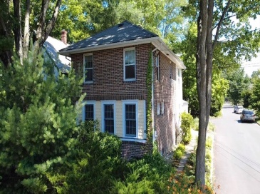 78 Vernon St, Northampton, Massachusetts, 2 Bedrooms Bedrooms, 7 Rooms Rooms,2 BathroomsBathrooms,Residential Income,For Sale,Vernon St,73404324