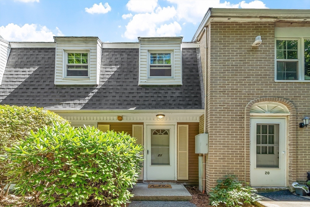 16 Cannongate Rd, Tyngsborough, Massachusetts, 2 Bedrooms Bedrooms, 5 Rooms Rooms,1.5 BathroomsBathrooms,Residential,For Sale,Cannongate Rd,73420401