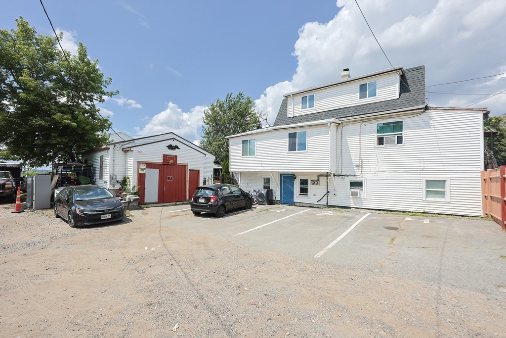 867 N Shore Rd, Revere, Massachusetts, 4 Bedrooms Bedrooms, 8 Rooms Rooms,3 BathroomsBathrooms,Residential Income,For Sale,N Shore Rd,73401404