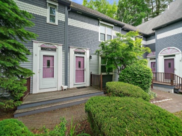 141 Pleasant St, Attleboro, Massachusetts, 3 Bedrooms Bedrooms, 4 Rooms Rooms,1.5 BathroomsBathrooms,Residential,For Sale,Pleasant St,73385281