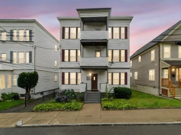 16 Astoria St, Boston, Massachusetts, 9 Bedrooms Bedrooms, 15 Rooms Rooms,3 BathroomsBathrooms,Residential Income,For Sale,Astoria St,73410739