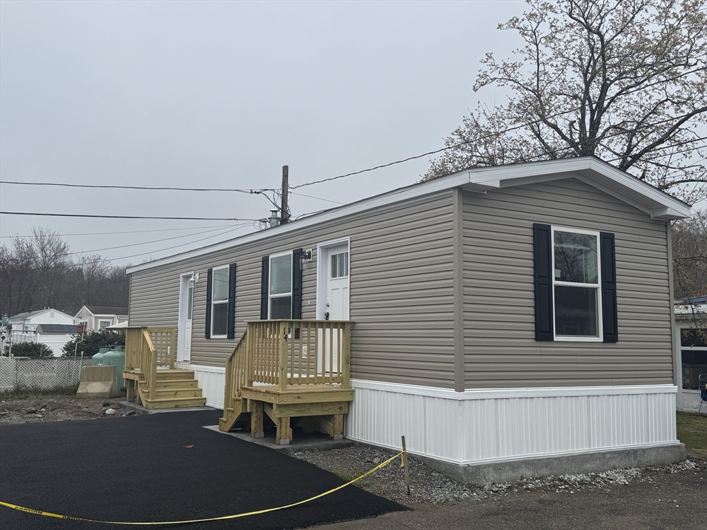 130 East Washington Street, North Attleboro, Massachusetts, 2 Bedrooms Bedrooms, 4 Rooms Rooms,1 BathroomBathrooms,Residential,For Sale,East Washington Street,73362781