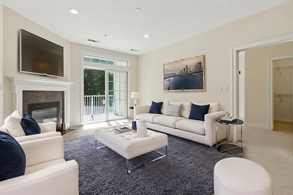 1000 Albion Rd, Bedford, Massachusetts, 2 Bedrooms Bedrooms, 5 Rooms Rooms,2.5 BathroomsBathrooms,Residential Lease,For Rent,Albion Rd,73408746