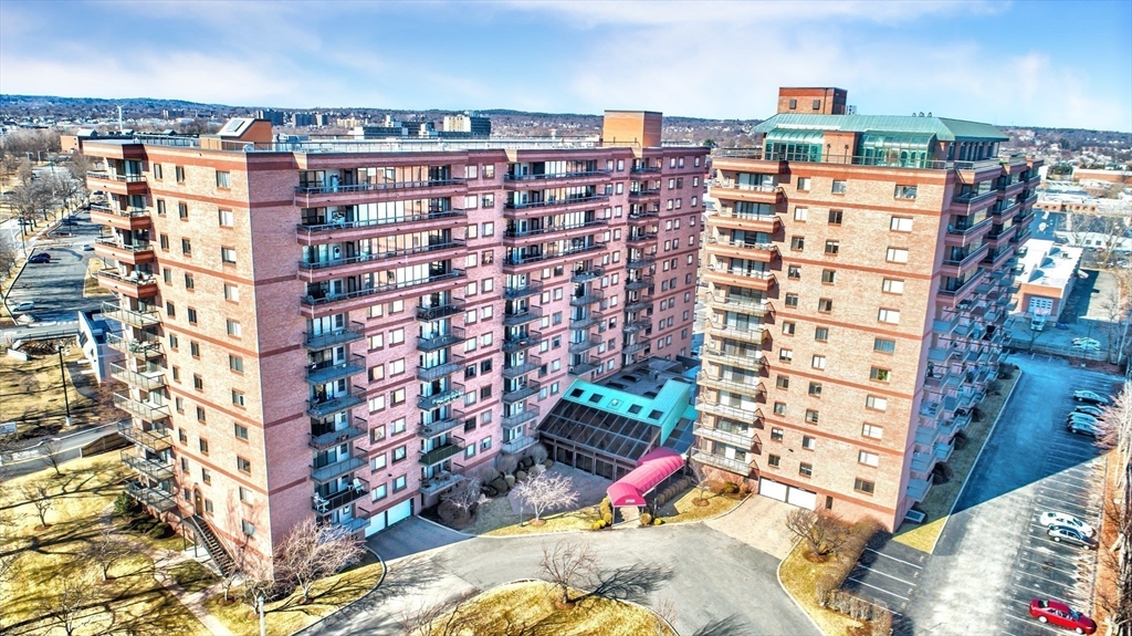 3920 Mystic Valley Pkwy, Medford, Massachusetts, 2 Bedrooms Bedrooms, 5 Rooms Rooms,2 BathroomsBathrooms,Residential Lease,For Rent,Mystic Valley Pkwy,73394835