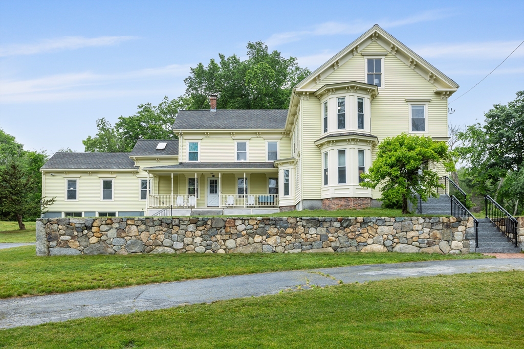 22 Old Lowell Rd, Westford, Massachusetts, 5 Bedrooms Bedrooms, 14 Rooms Rooms,4.5 BathroomsBathrooms,Residential,For Sale,Old Lowell Rd,73391534