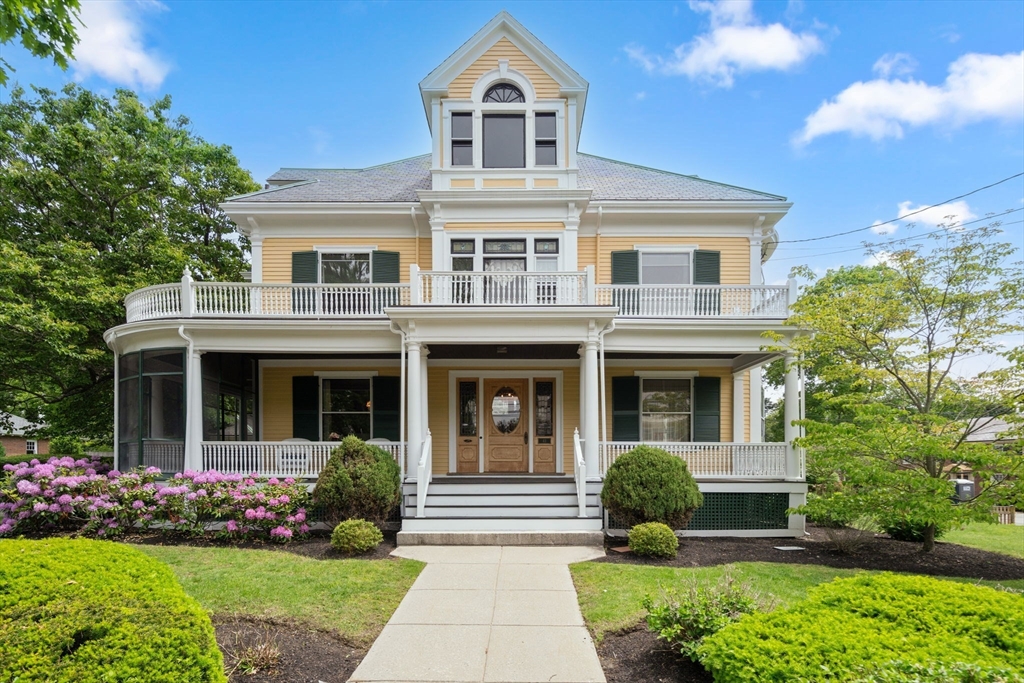 43 Bailey Rd, Watertown, Massachusetts, 5 Bedrooms Bedrooms, 11 Rooms Rooms,3 BathroomsBathrooms,Residential,For Sale,Bailey Rd,73385828