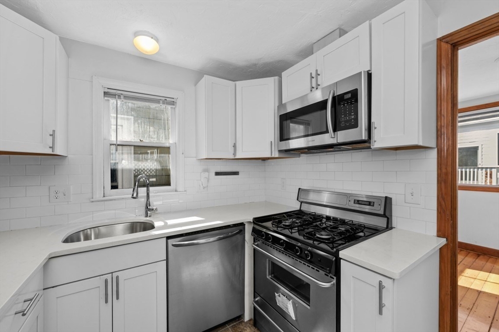 32 Prospect Street, Boston, Massachusetts, 3 Bedrooms Bedrooms, 5 Rooms Rooms,1 BathroomBathrooms,Residential Lease,For Rent,Prospect Street,73425763
