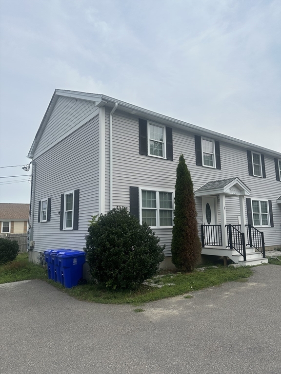82 Johnson St, Taunton, Massachusetts, 3 Bedrooms Bedrooms, 5 Rooms Rooms,3 BathroomsBathrooms,Residential Lease,For Rent,Johnson St,73417666