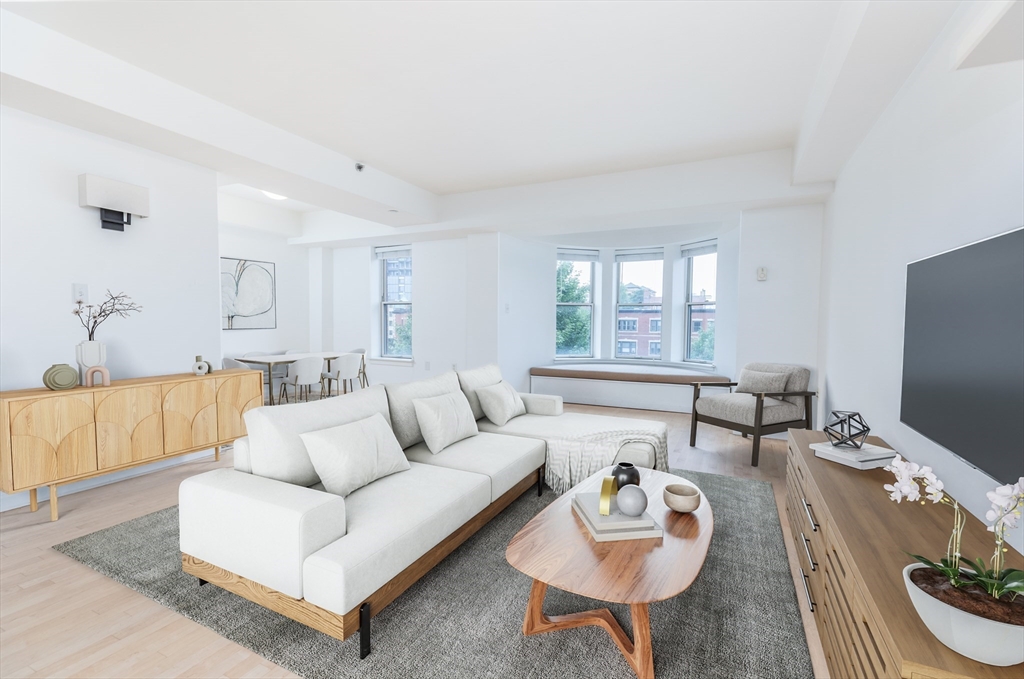 910 Beacon St, Boston, Massachusetts, 2 Bedrooms Bedrooms, 6 Rooms Rooms,2 BathroomsBathrooms,Residential Lease,For Rent,Beacon St,73417018