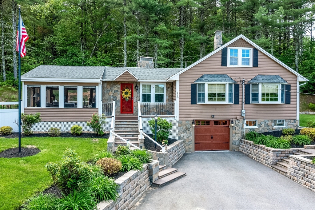 139 Groton St, Dunstable, Massachusetts, 2 Bedrooms Bedrooms, 6 Rooms Rooms,1.5 BathroomsBathrooms,Residential,For Sale,Groton St,73385862