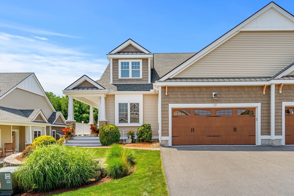 17 Fox Hill Lane, Dracut, Massachusetts, 2 Bedrooms Bedrooms, 7 Rooms Rooms,3 BathroomsBathrooms,Residential,For Sale,Fox Hill Lane,73409341