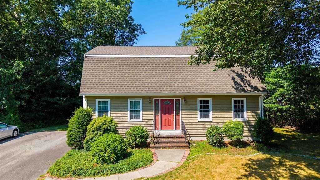 757 Middle Rd, Acushnet, Massachusetts, 3 Bedrooms Bedrooms, 8 Rooms Rooms,1.5 BathroomsBathrooms,Residential,For Sale,Middle Rd,73413196
