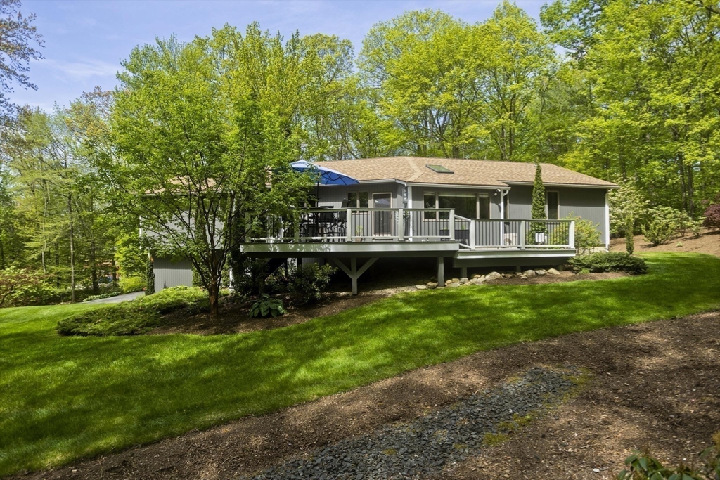 21 Birch Ln, Northampton, Massachusetts, 4 Bedrooms Bedrooms, 8 Rooms Rooms,3 BathroomsBathrooms,Residential,For Sale,Birch Ln,73379719