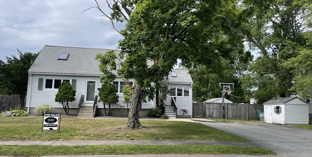 23 Wellington Drive, Hudson, Massachusetts, 3 Bedrooms Bedrooms, 6 Rooms Rooms,2 BathroomsBathrooms,Residential,For Sale,Wellington Drive,73394996