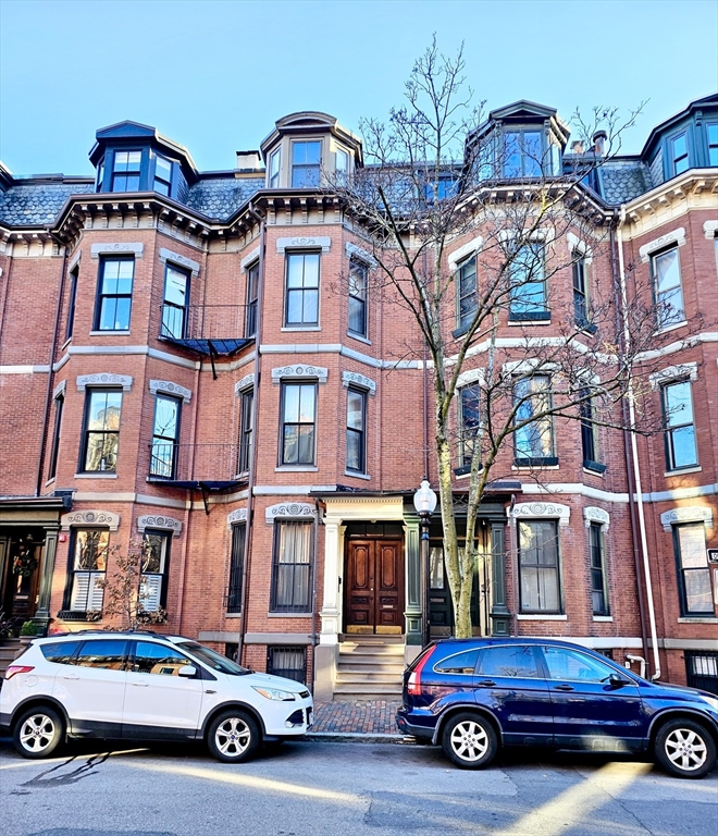 58 Chandler St, Boston, Massachusetts, 6 Bedrooms Bedrooms, 21 Rooms Rooms,4.5 BathroomsBathrooms,Residential Income,For Sale,Chandler St,73328730