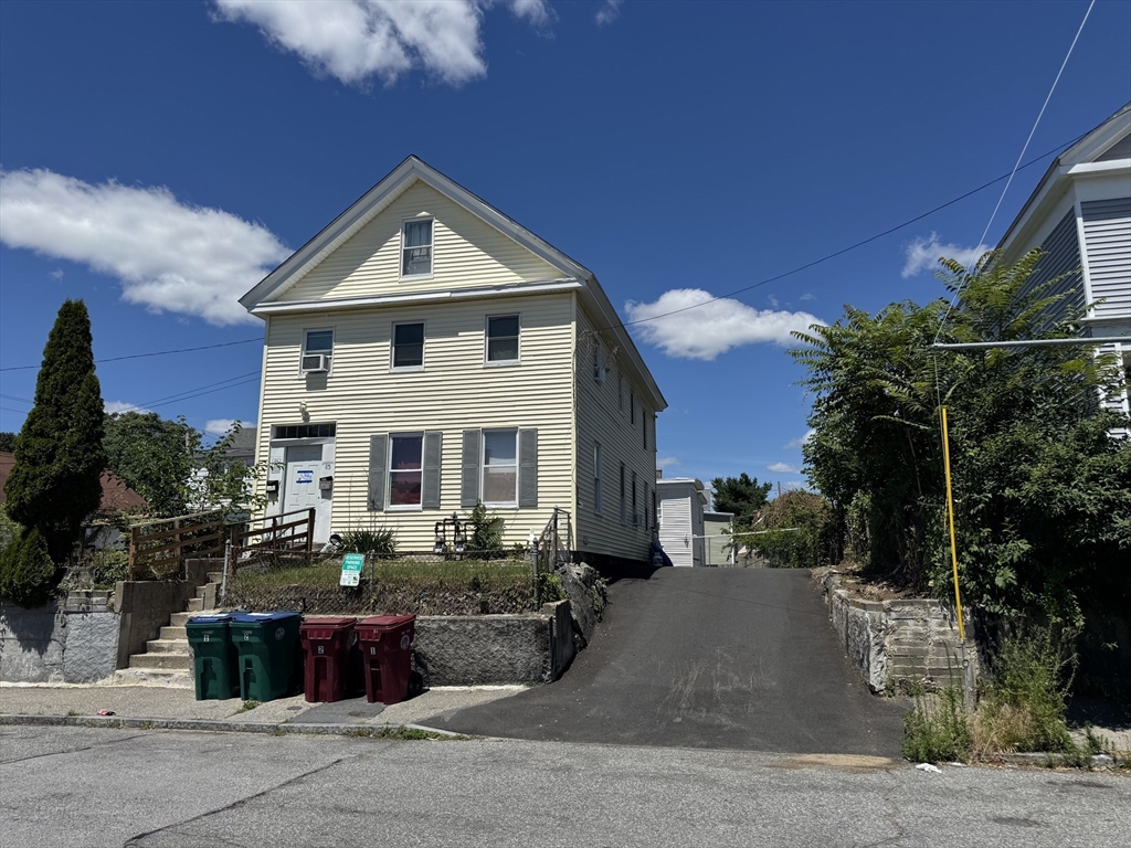 85 Varney Street, Lowell, Massachusetts, 6 Bedrooms Bedrooms, 14 Rooms Rooms,2 BathroomsBathrooms,Residential Income,For Sale,Varney Street,73413669