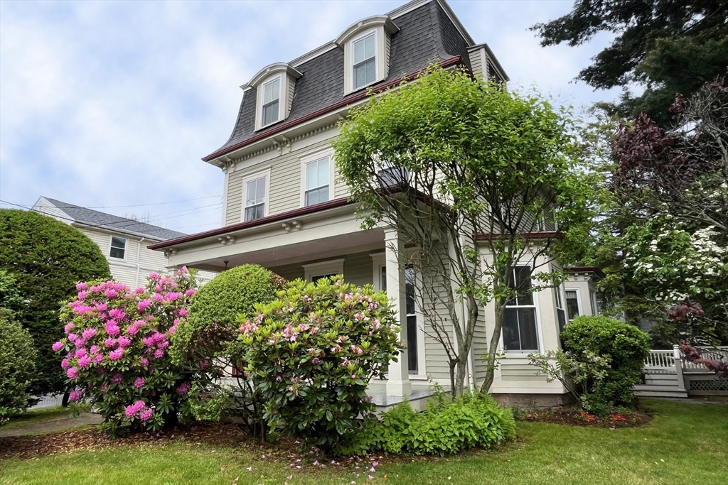 17 Myrtle, Boston, Massachusetts, 7 Bedrooms Bedrooms, 12 Rooms Rooms,3.5 BathroomsBathrooms,Residential Income,For Sale,Myrtle,73403772