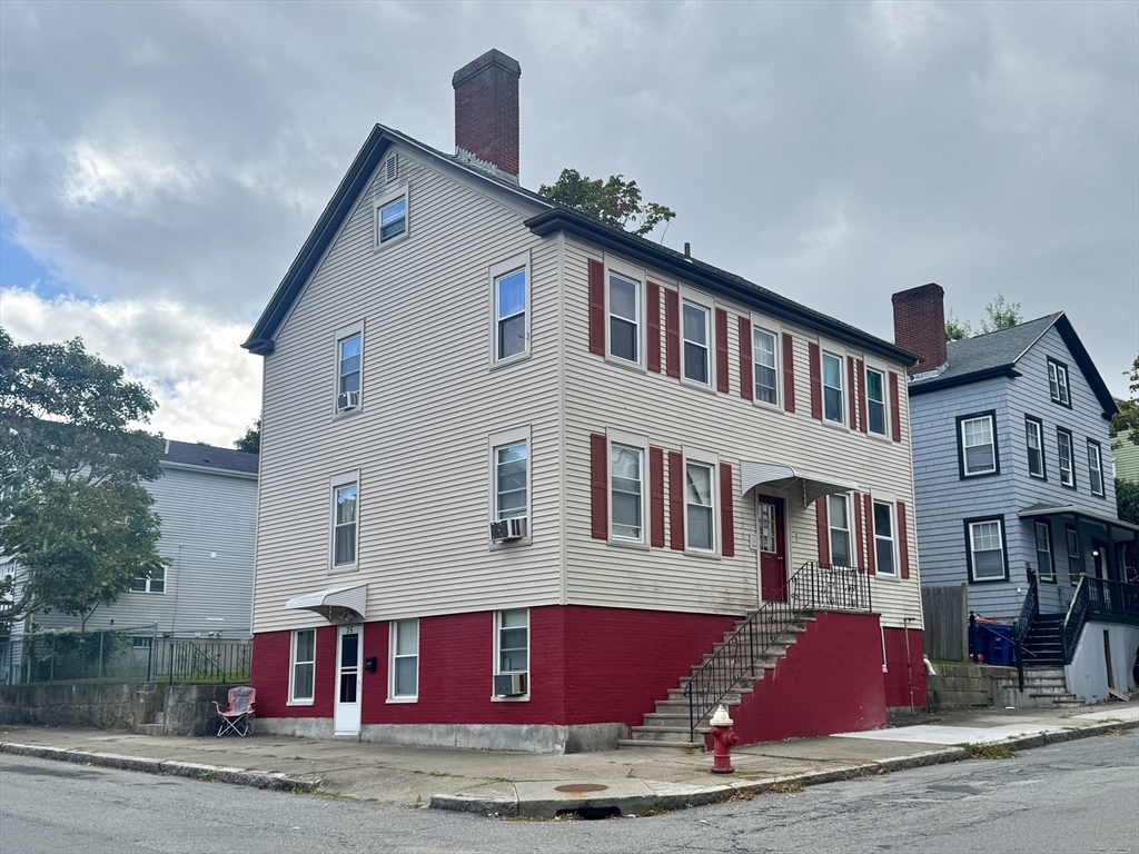 148 Maxfield St, New Bedford, Massachusetts, 1 Bedroom Bedrooms, 3 Rooms Rooms,1 BathroomBathrooms,Residential Lease,For Rent,Maxfield St,73416404