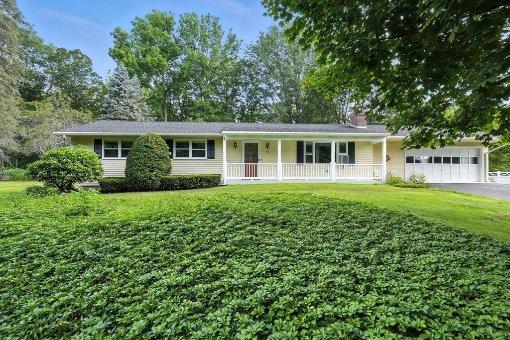 93 Meadow Lane, Greenfield, Massachusetts, 3 Bedrooms Bedrooms, 6 Rooms Rooms,1.5 BathroomsBathrooms,Residential,For Sale,Meadow Lane,73411293