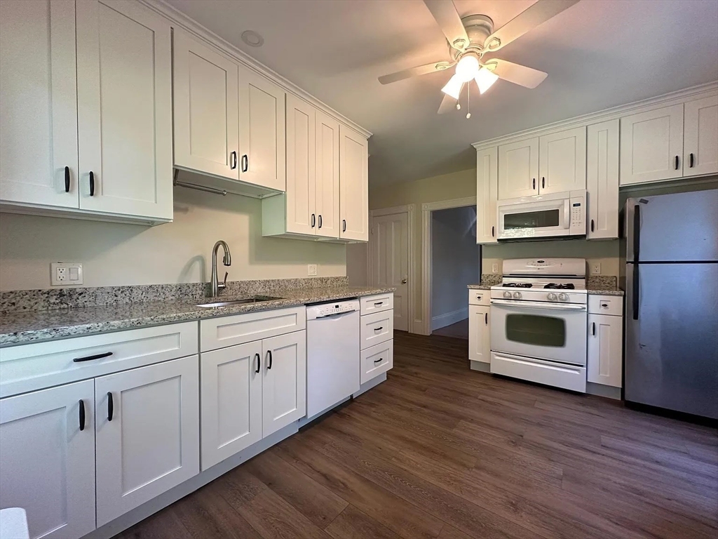 73 W Milton, Boston, Massachusetts, 3 Bedrooms Bedrooms, 6 Rooms Rooms,2 BathroomsBathrooms,Residential Lease,For Rent,W Milton,73414037