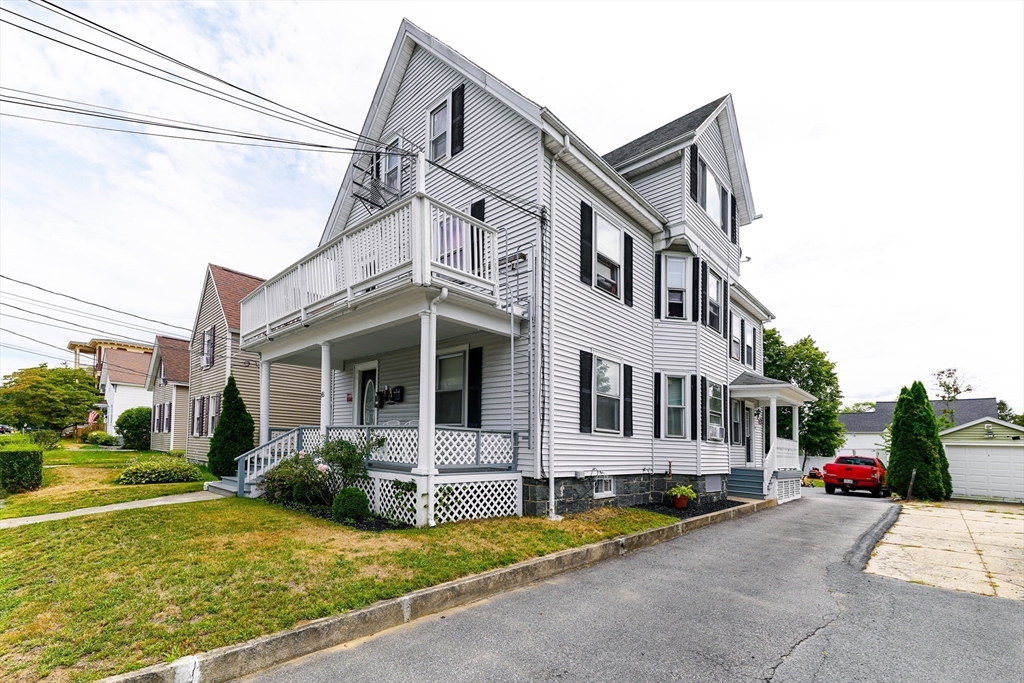 128 Whittenton St, Taunton, Massachusetts, 8 Bedrooms Bedrooms, 14 Rooms Rooms,3 BathroomsBathrooms,Residential Income,For Sale,Whittenton St,73423371