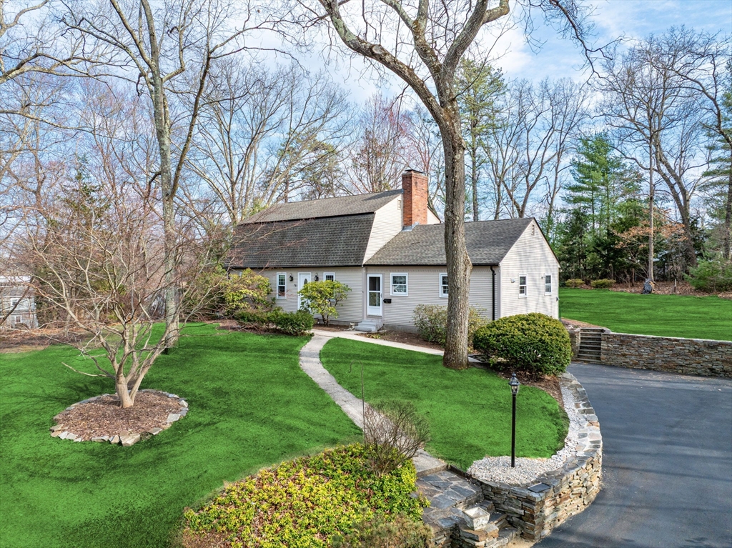 97 Salem Road, Longmeadow, Massachusetts, 4 Bedrooms Bedrooms, 8 Rooms Rooms,2.5 BathroomsBathrooms,Residential,For Sale,Salem Road,73357156