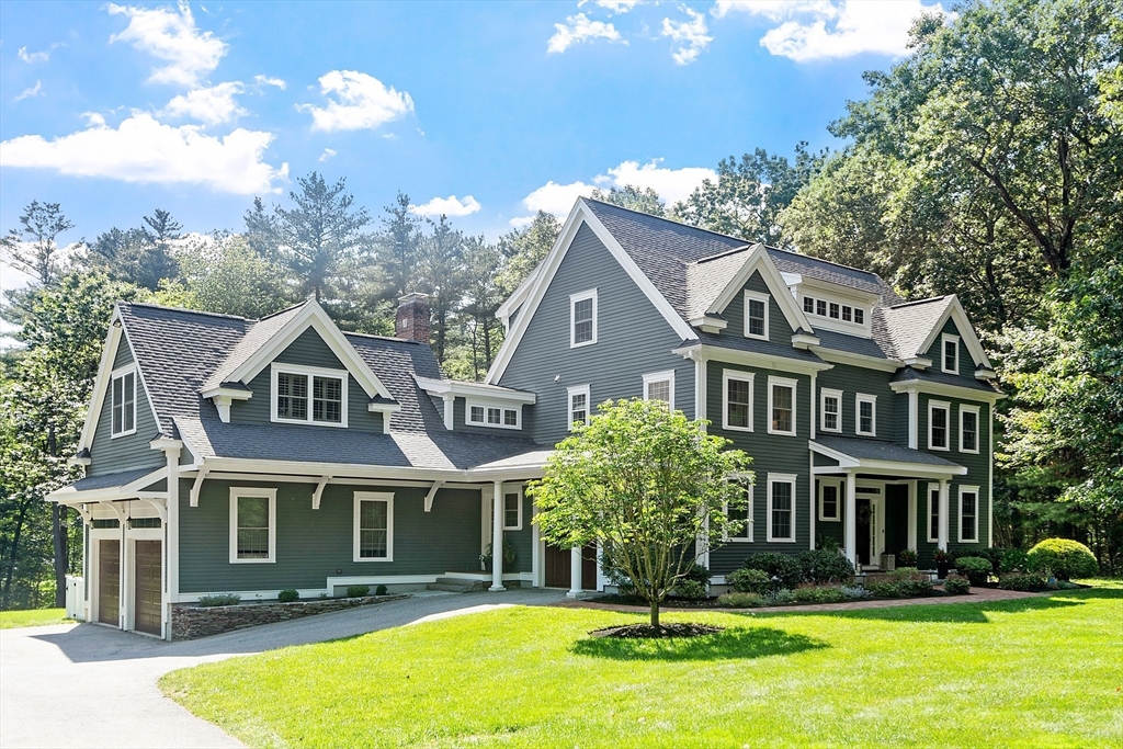 17 Stonebridge Rd, Groveland, Massachusetts, 6 Bedrooms Bedrooms, 14 Rooms Rooms,4.5 BathroomsBathrooms,Residential,For Sale,Stonebridge Rd,73398069